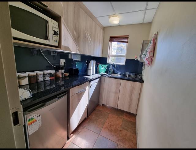 835M² OFFICE FOR SALE IN SUNNINGHILL